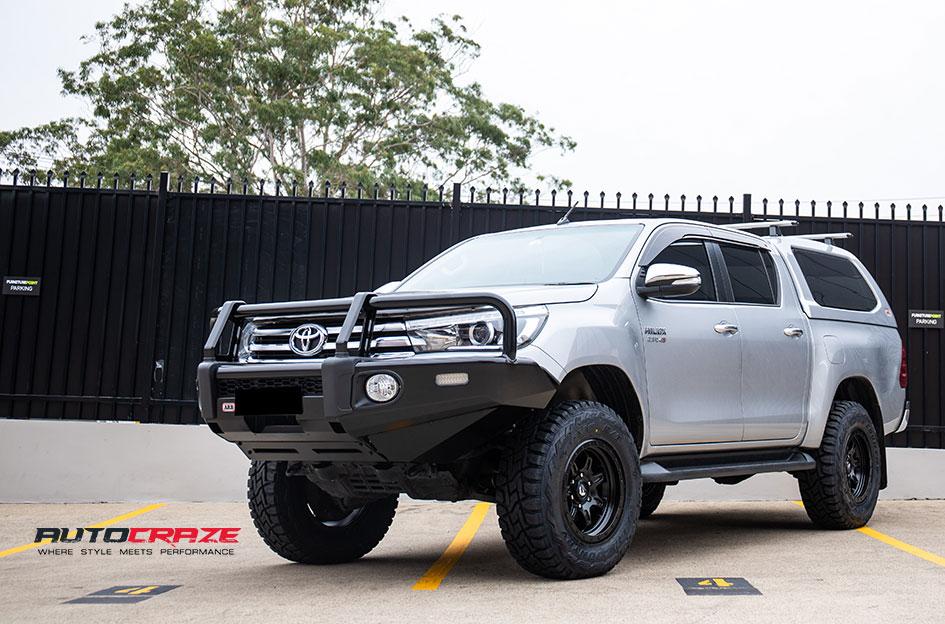 TOYOTA HILUX N80 4WD JM2 MATTE BLACK